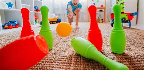 Top 10 Best Indoor Games To Enjoy with Friends & Family .